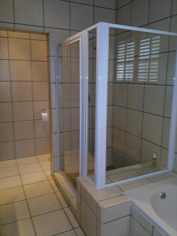 Oasis Shanti Backpackers Oudtshoorn Ruang foto