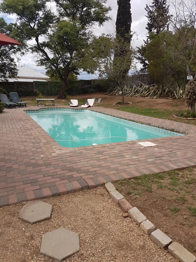 Oasis Shanti Backpackers Oudtshoorn Bagian luar foto