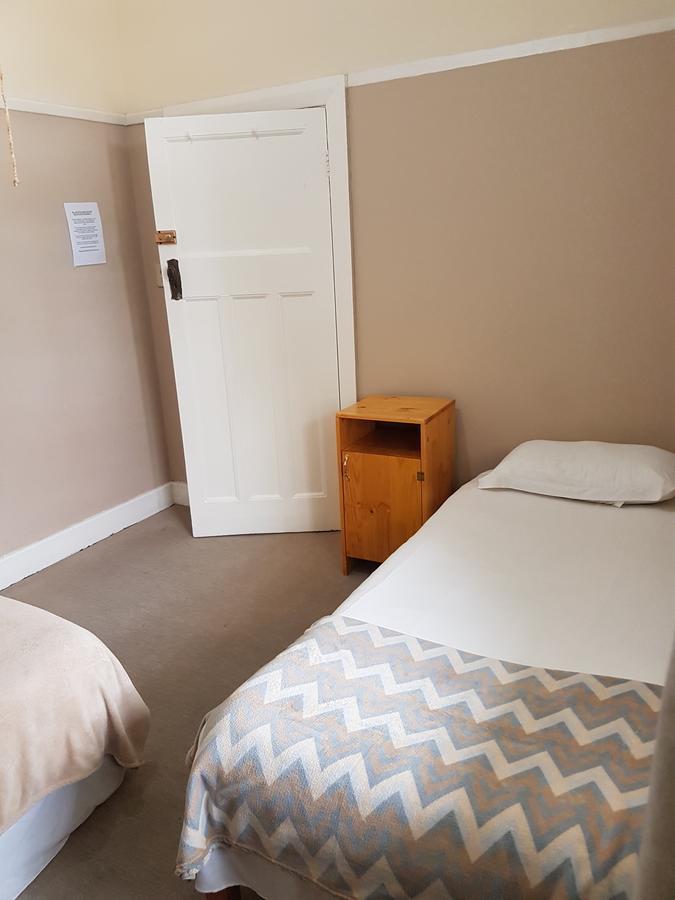 Oasis Shanti Backpackers Oudtshoorn Bagian luar foto