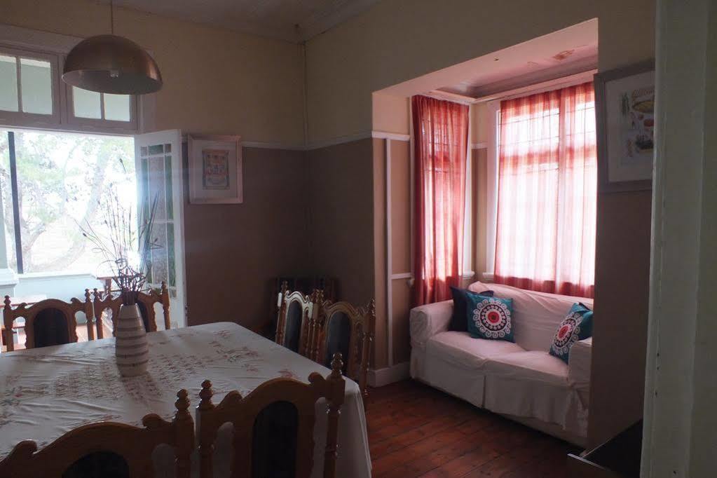 Oasis Shanti Backpackers Oudtshoorn Bagian luar foto